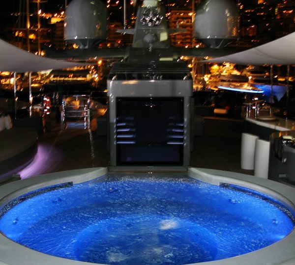 Jacuzzi Pool Aboard Yacht SEA FORCE ONE