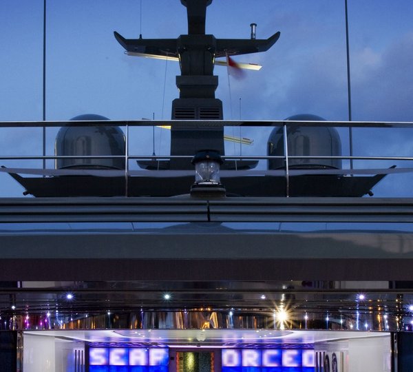 Mast Aboard Yacht SEA FORCE ONE