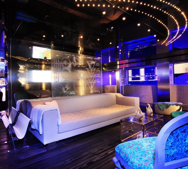 Saloon Aboard Yacht SEA FORCE ONE