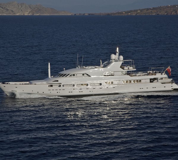 Premier Overview: Yacht ACHILLES's Cruising Photograph