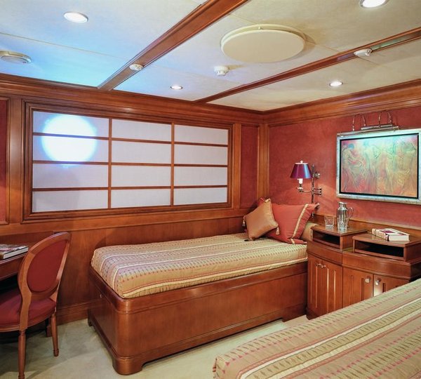 Twin Bed Cabin On Yacht INSIGNIA