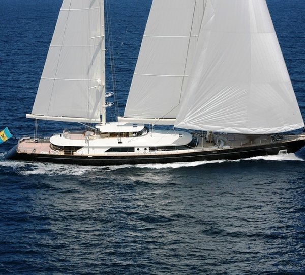 Overview: Yacht SELENE's Cruising Photograph