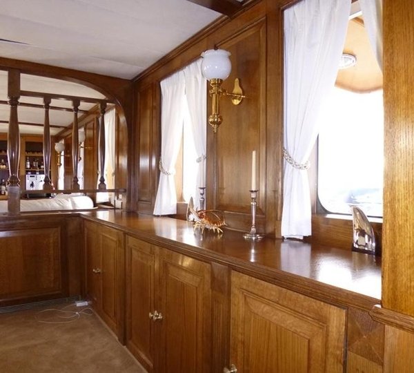 The 57m Yacht FLEURTJE