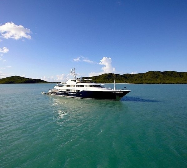 The 58m Yacht UNBRIDLED
