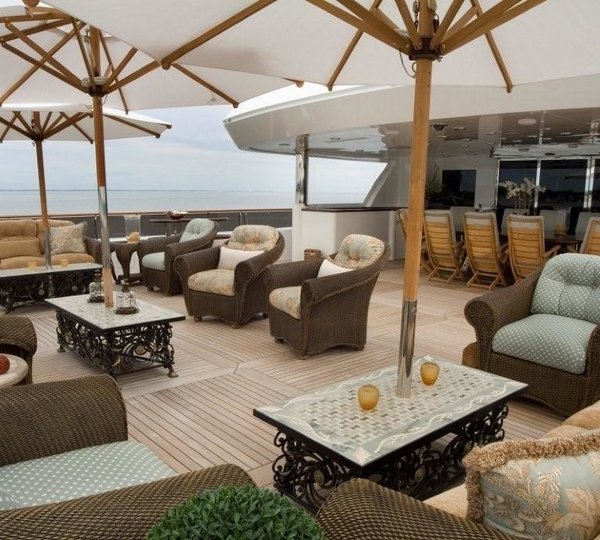 The 58m Yacht UNBRIDLED