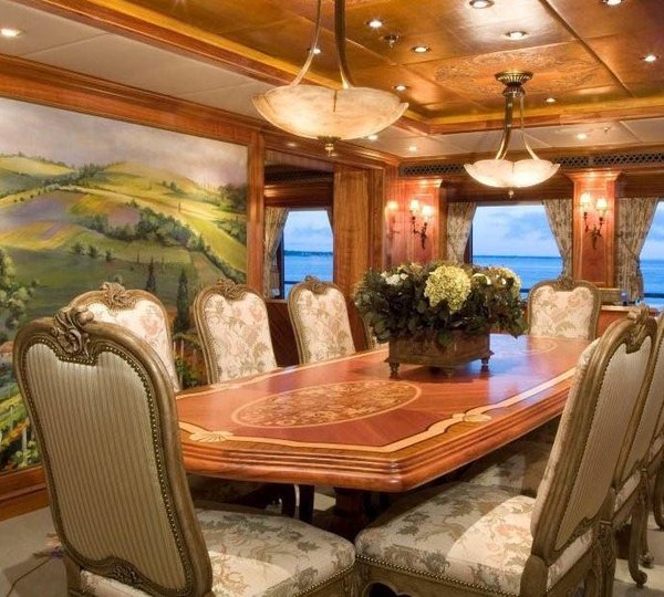 The 58m Yacht UNBRIDLED