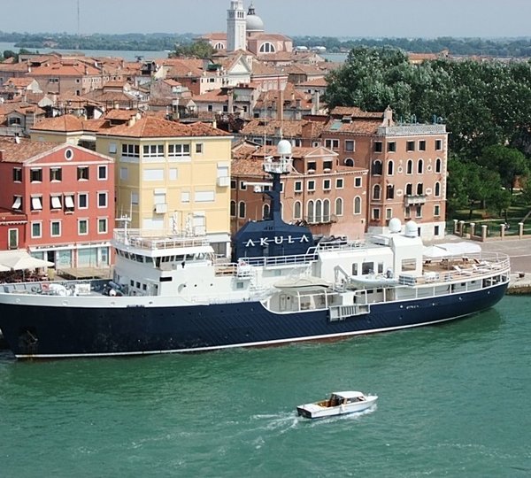 The 59m Yacht AKULA