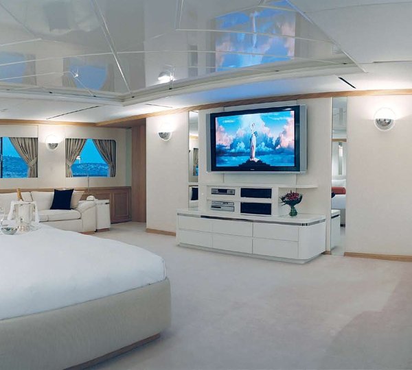 Screening: Yacht MAGNA GRECIA's Main Master Cabin Captured
