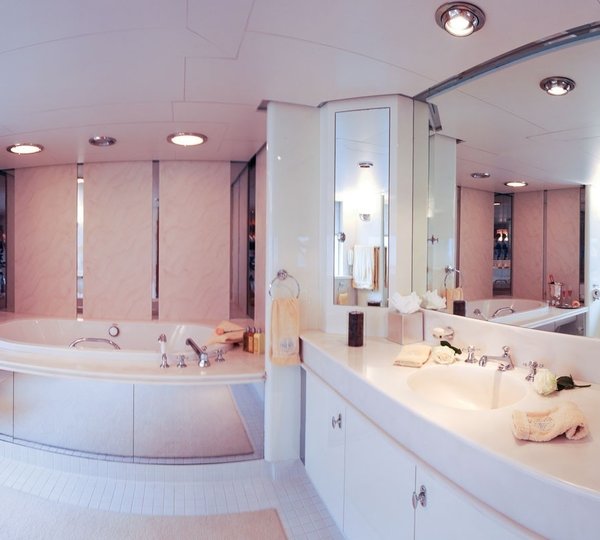Her En Suite On Yacht MAGNA GRECIA