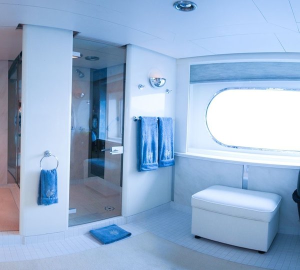 His En Suite Aboard Yacht MAGNA GRECIA
