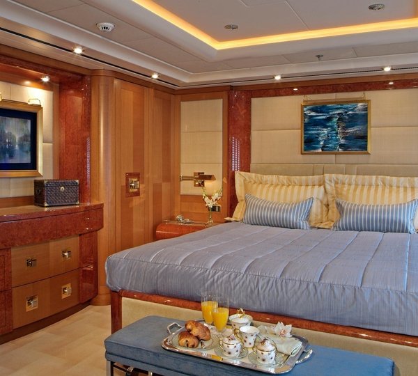 The 59m Yacht OASIS