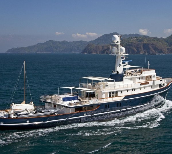 Profile Aspect: Yacht SEAWOLF's Cruising Pictured