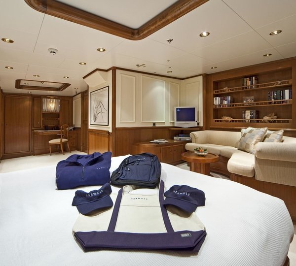 Lounging: Yacht SEAWOLF's Cabin Photograph