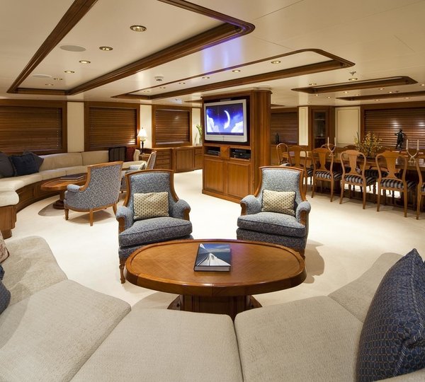 Sitting: Yacht SEAWOLF's Premier Saloon Pictured