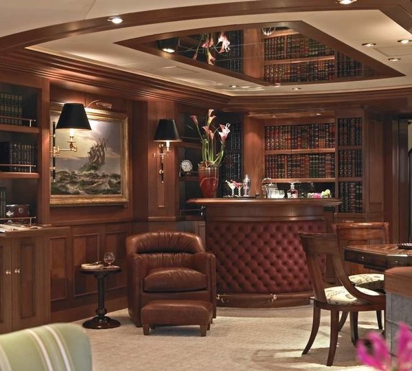 Sky-lounge On Board Yacht BLUE MOON