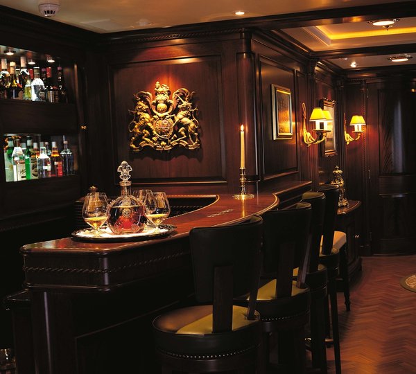 Premier Deck: Yacht PARAFFIN's Inside Drinks Bar Image