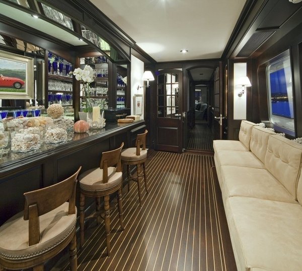 Drinks Bar On Board Yacht VIRGINIAN