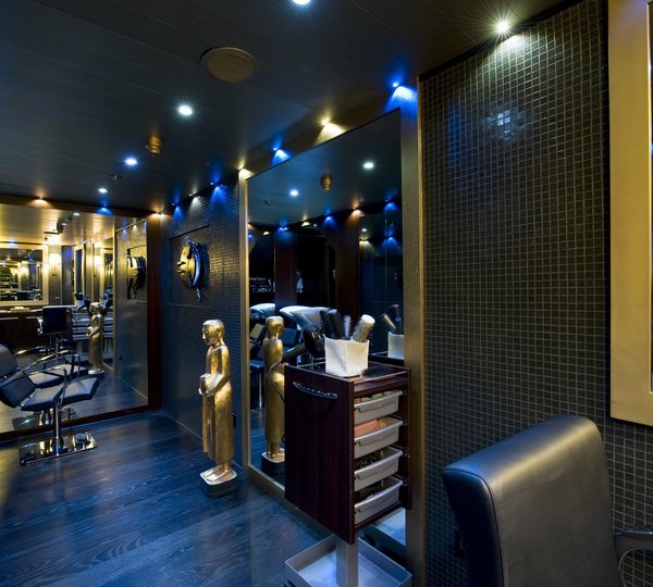 Spa Hairdressing On Yacht FORCE BLUE