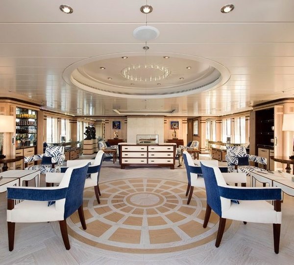 Profile: Yacht FORCE BLUE's Top Saloon Photograph