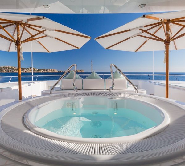 Life On Yacht CALLISTO