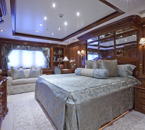 The 70m Yacht MARTHA ANN