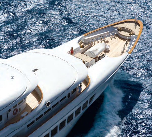 Ship's Bow: Yacht UTOPIA's Above Captured