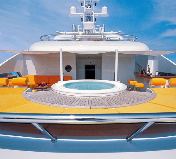 The 73m Yacht QUEEN K