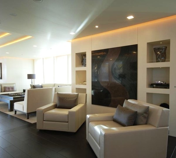 Premier Saloon On Yacht SIREN