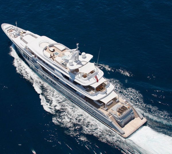 Above: Yacht SIREN's Cruising Captured