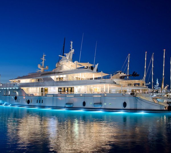 Under Water Lighting On Yacht SIREN