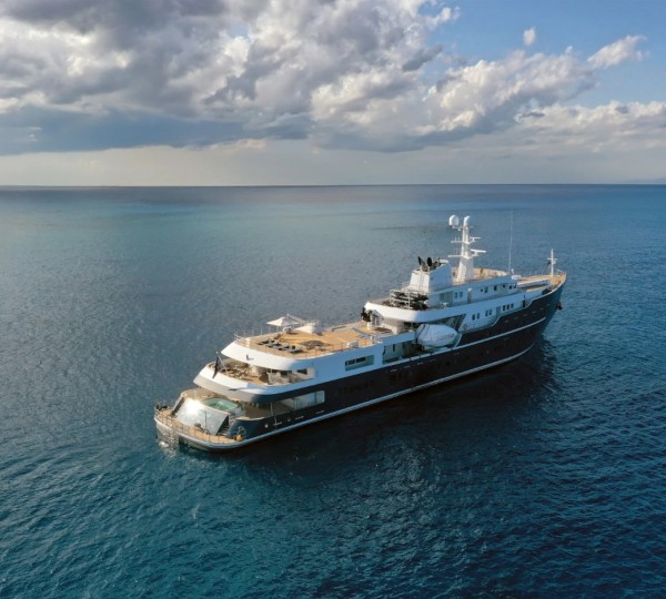 Motor Yacht AQUA LARES