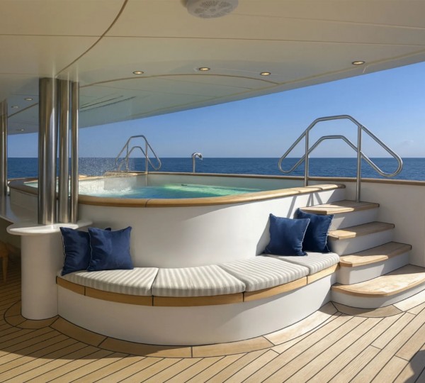 Exterior Sunbathing Area