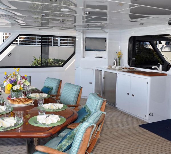 Alfresco Dining/Eating