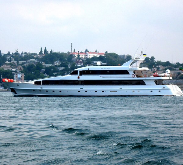 GOLDEN HEAD Exterior