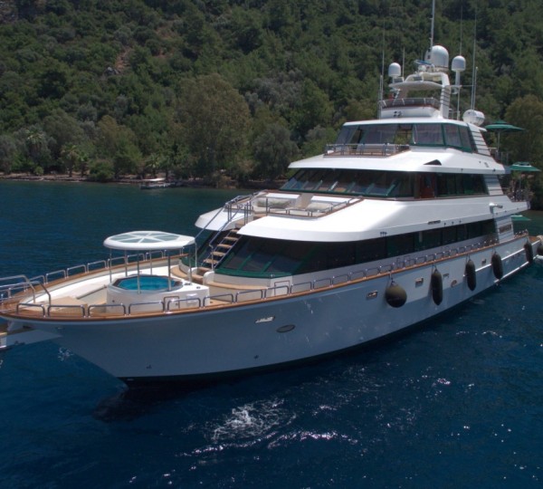 Luxury Superyacht FORTY LOVE