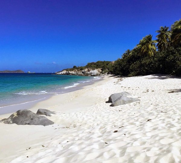 Luxury Yacht Charter Vacation