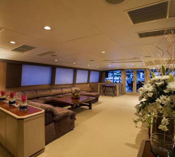 Yacht DOA By Broward - Salon