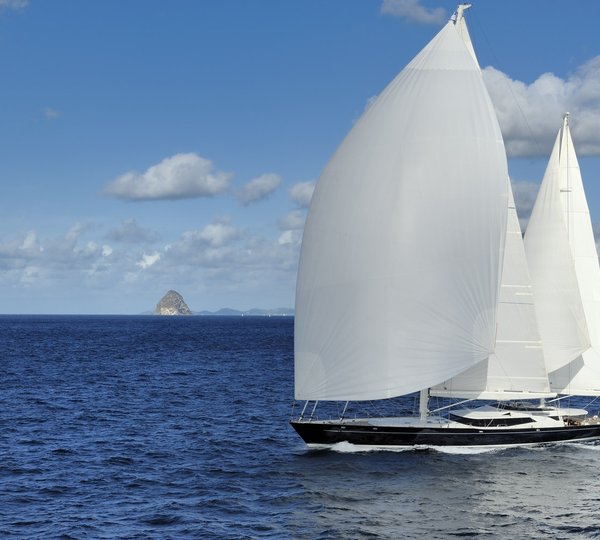 Yacht DRUMBEAT - Alloy Yachts - Sailing