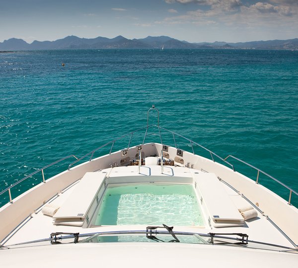 Yacht SUPERTOY - Foredeck And Jacuzzi