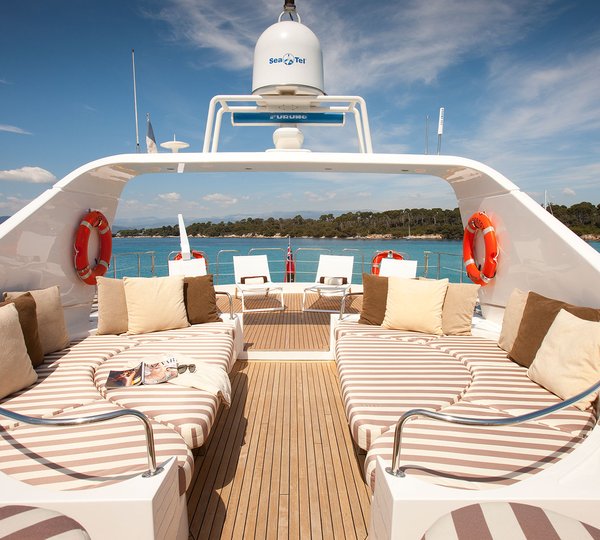 Yacht SUPERTOY - Sundeck