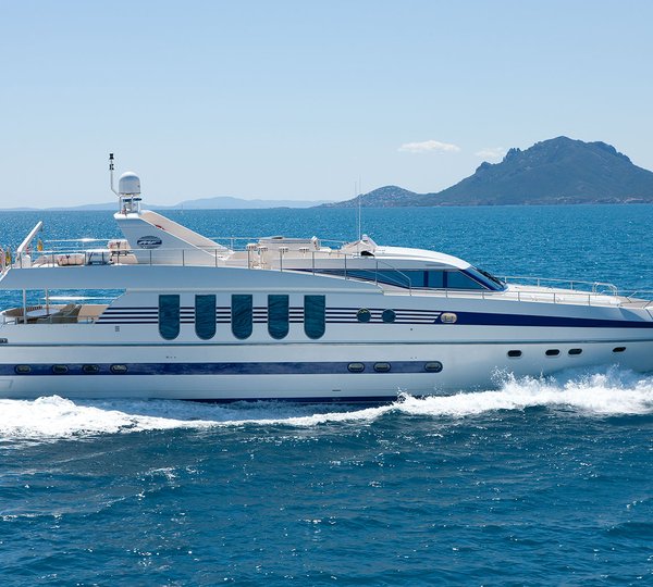 Yacht SUPERTOY - Underway