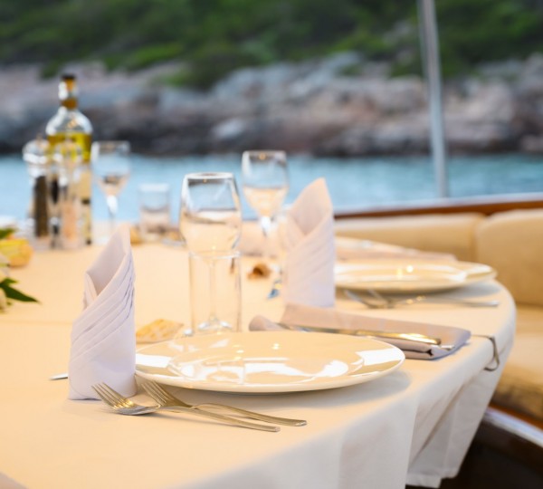 Dining Set Up Detail