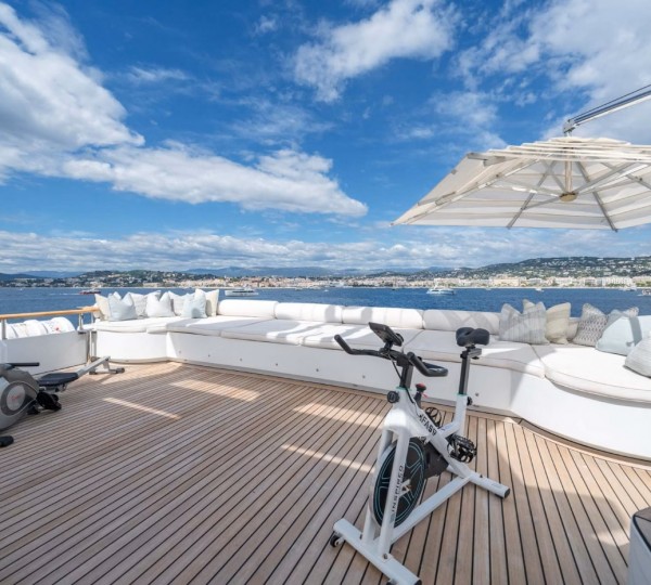 Exterior Sun Deck Lounge