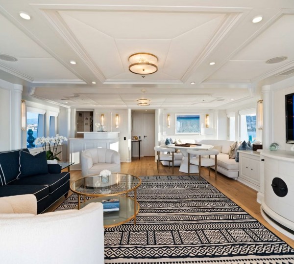 Interior Bridge Deck Sky Lounge