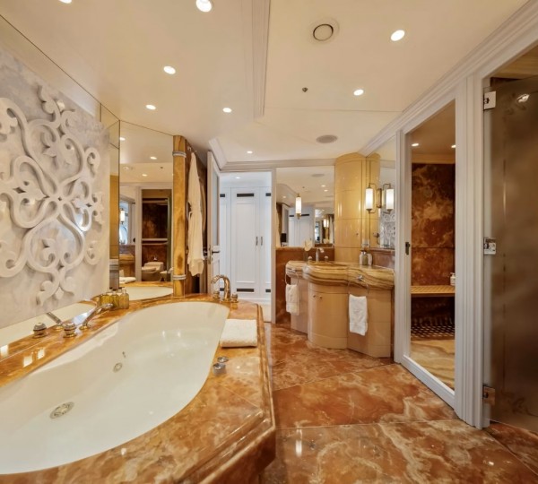 Interior Main Deck Master Ensuite