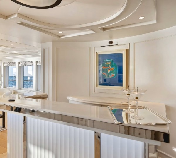 Interior Main Deck Salon Bar