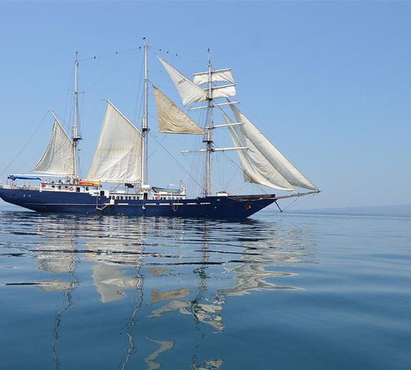Mary Anne Full Sails