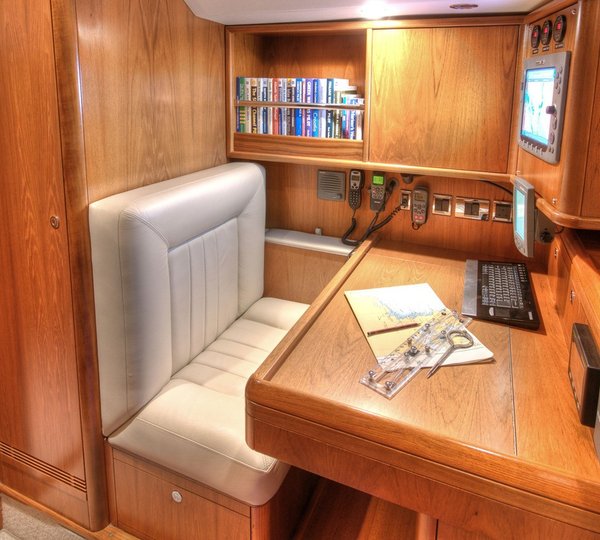 The 20m Yacht MUSTIQUE