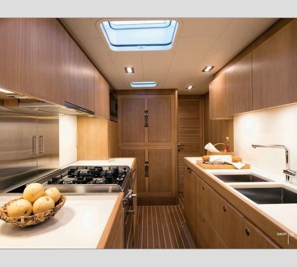 The 27m Yacht SOLLEONE III