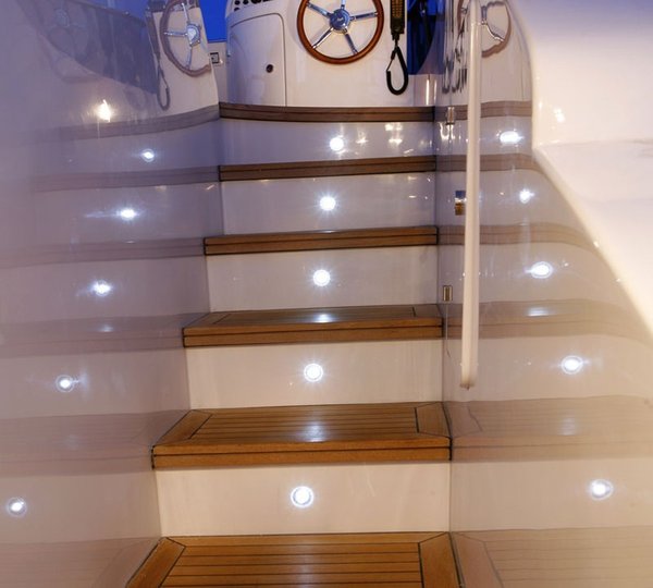 The 30m Yacht QUID PRO QUO